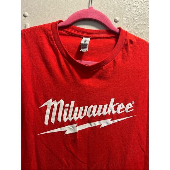 Milwaukee Red T-Shirt Men’s Size XL - Picture 4 of 10